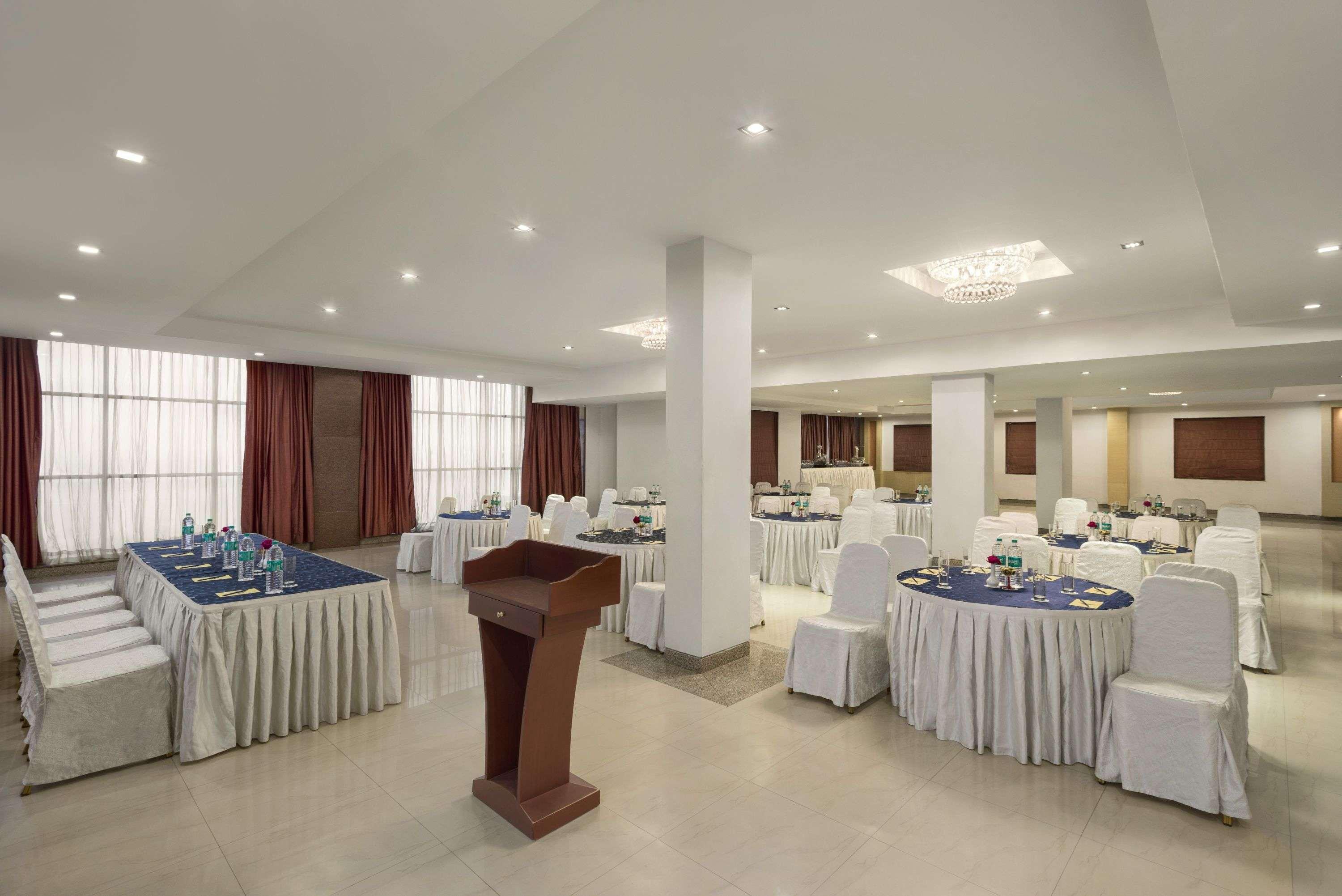 Days Hotel By Wyndham Neemrana Exterior photo
